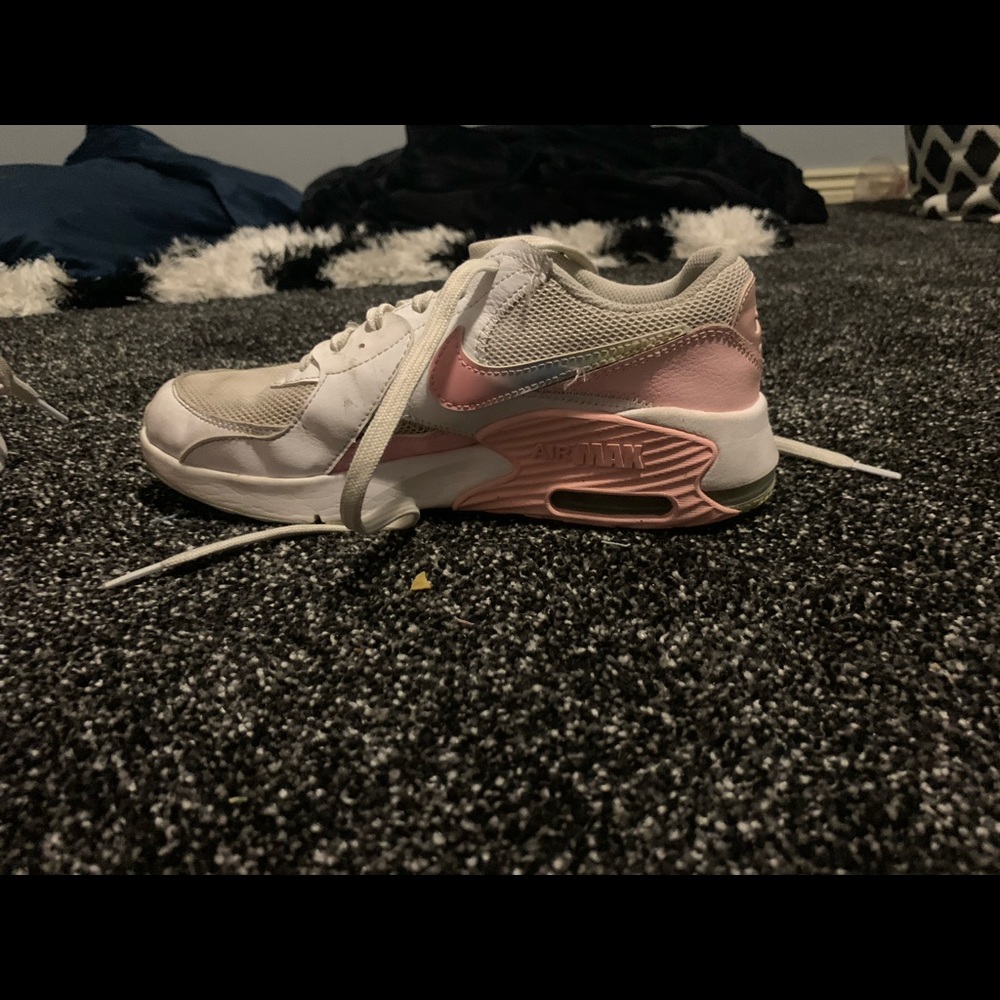 Nike air maxes